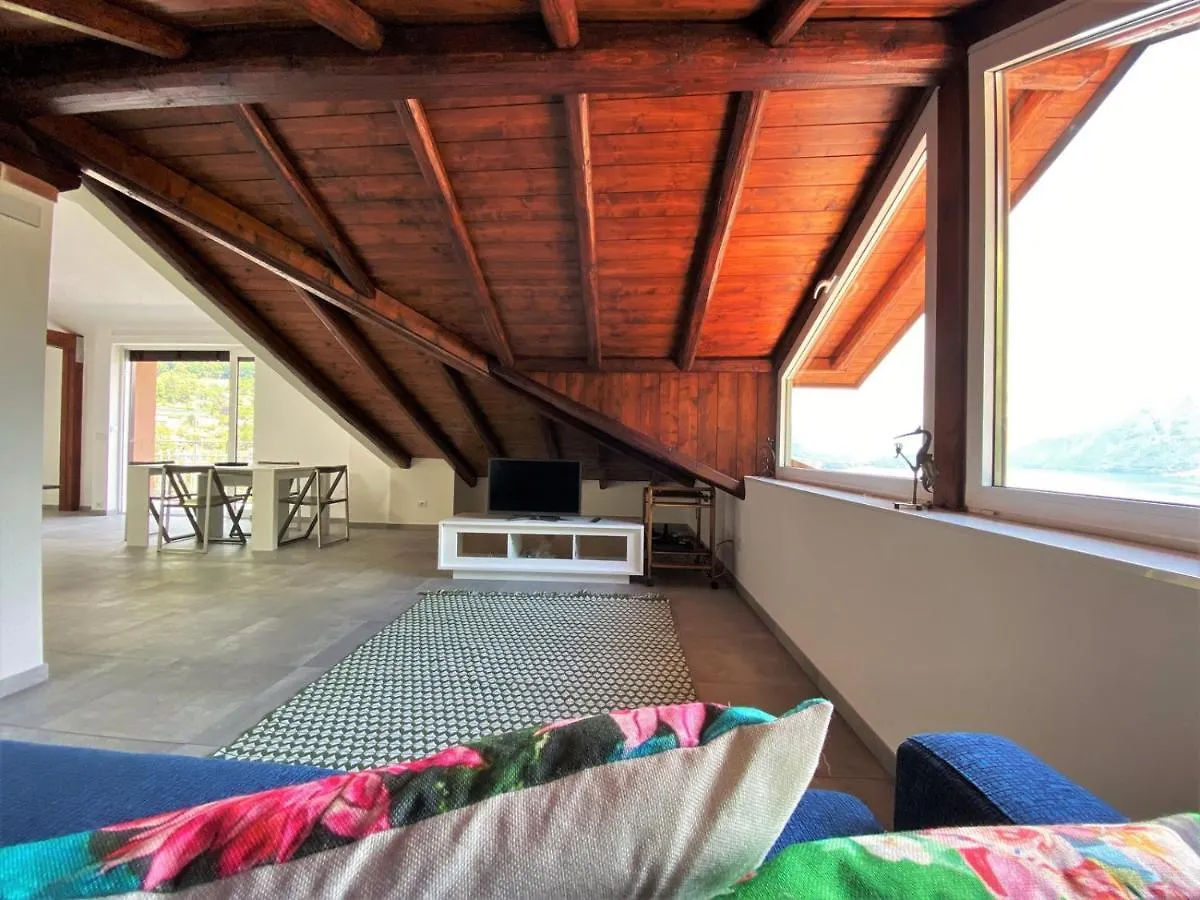 Apartment Ferienwohnung La Rondinella - Loft With Fantastic View On Lake Como Argegno Italien